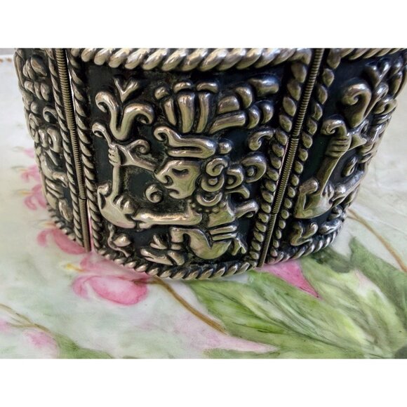 Vintage 60's Mexico 925 Sterling Wide Link Bracelet Aztec Warrior Repousse 68.6g - Picture 5 of 13